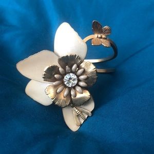 Floral nude & gold bracelet